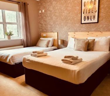 Clifden Hotel | The Ivy Rooms