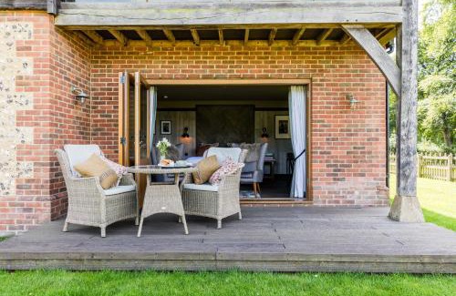 Penwood Hotel | The Jack Russell