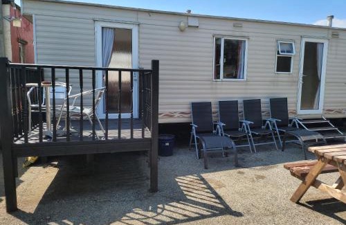 Tadcaster House | the jackdaw pub SELF CATERING STATIC CARAVAN free breakfast supplied