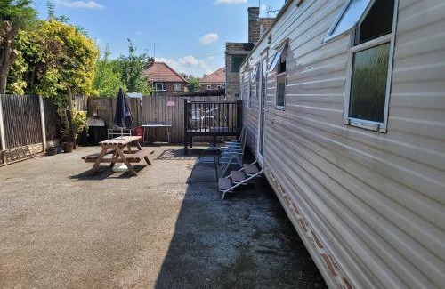 Tadcaster House | the jackdaw pub SELF CATERING STATIC CARAVAN free breakfast supplied