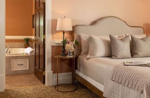 New Castle House | The Jacqueline House of Wilmington