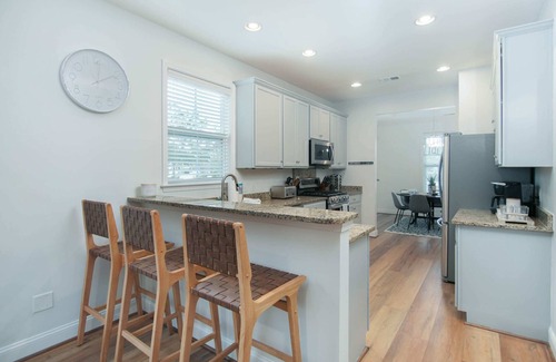 North Charleston House | The Jade/Park Circle, Mins to Dwtn and Beaches