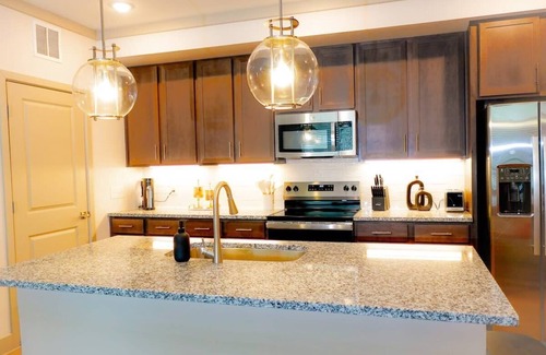 Houston Apartment | the Jaded Kiss - King Suite