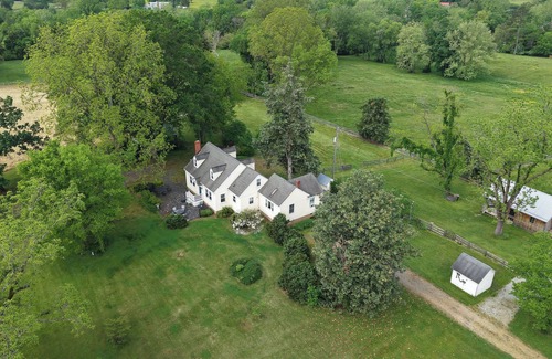 Macon House | The James at Clover Hill Farm a rural retreat.