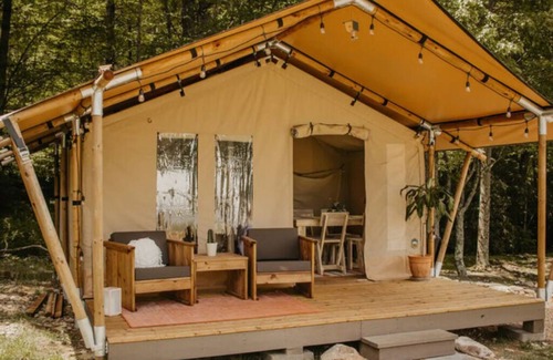 Flag Pond Cabin | The Jammer Unit 3 - Glamping Retro