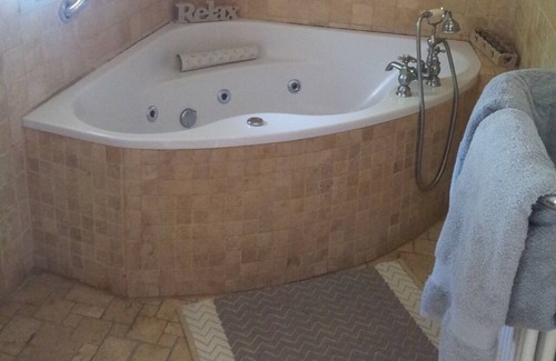 Colchester Bed & Breakfast | The Jasmine Room