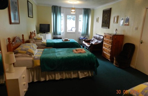 Bradley Stoke House | The Jays Guest House