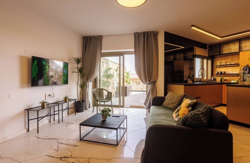Kiryat HaLeom Apartment | The Jerusalem Queen