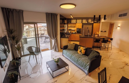 Kiryat HaLeom Apartment | The Jerusalem Queen