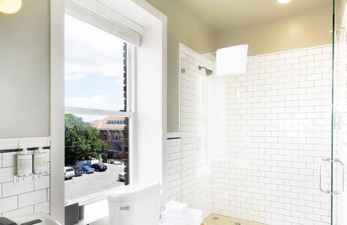 Downtown Reno Hotel | The Jesse Hotel & Bar