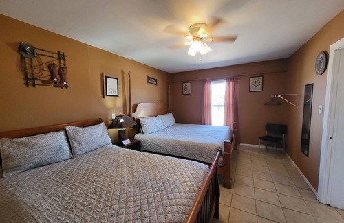 Buchanan Dam Cabin | The Jesse James Suite At the HCL
