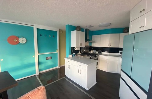 Ala Moana Condo | The Jetsons Sunset Penthouse - Iconic Birds Nest - Urban Retreat Honolulu