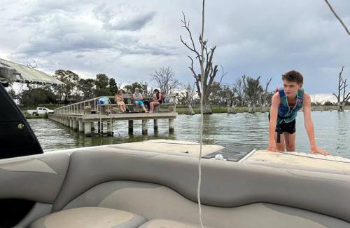 Barmera House | The Jetty House - Lake Frontage Barmera Riverland