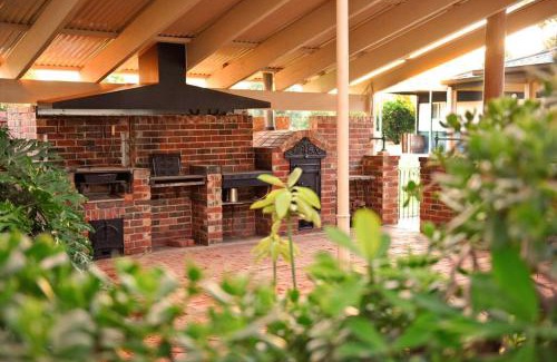 Barmera House | The Jetty House - Lake Frontage Barmera Riverland