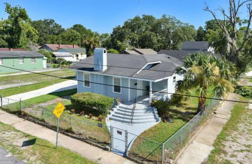 Mixon Town Apartment | The Jewel of Jacksonville