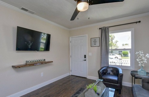 Yuba City House | The Jewell Avenue Gem is a fully remodeled, modern home with a touch of rustic..