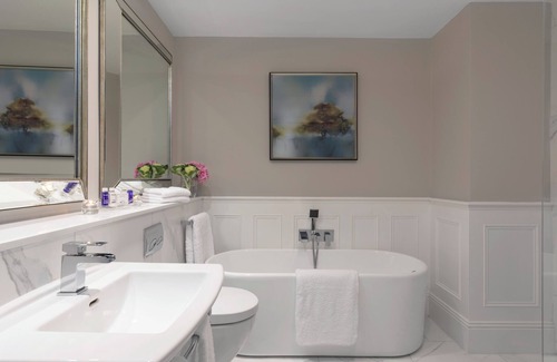 Enfield Hotel | The Johnstown Estate