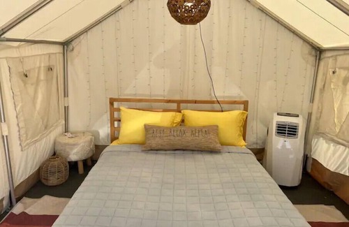 Lorena RV Rental | The Joie-Starlite Glampground