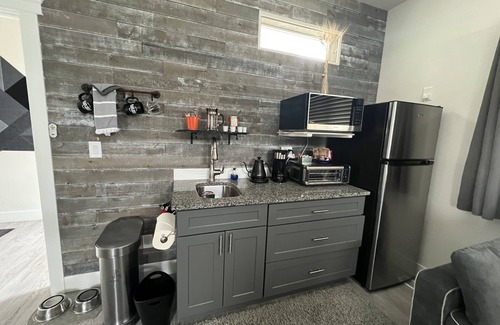 Twin Falls House | The Jolly Rancher, King beds, Luxury Furnishings, Great Reviews!