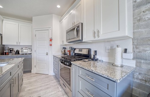 Twin Falls House | The Jolly Rancher, Luxury Amenities, Corporate and Vaca