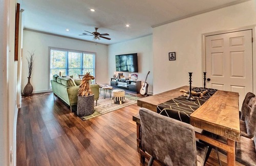 Oxford Condo | The Joshua Tree - Unit B by Apex Short Term Stays