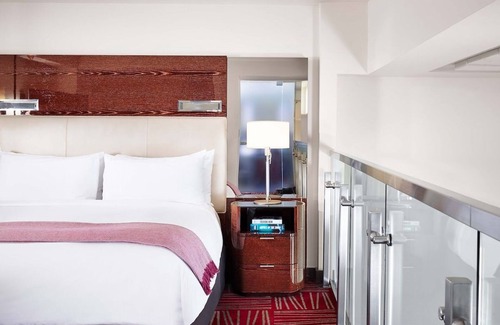 Downtown Dallas Hotel | The Joule Dallas – Deluxe Loft Suite with Two-Story Layout & Art Design