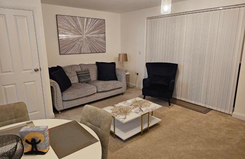 Romsey House | The Joyland House