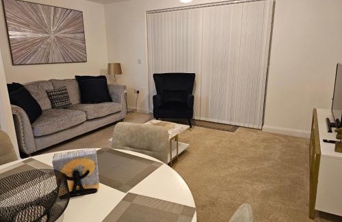 Romsey House | The Joyland House