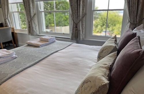 Heswall Hotel | The Jug & Bottle
