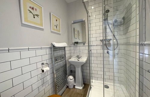 Heswall Hotel | The Jug & Bottle