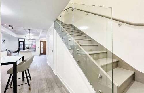 The Junction House | The Junction Nest - Free Parking by Instant Suites