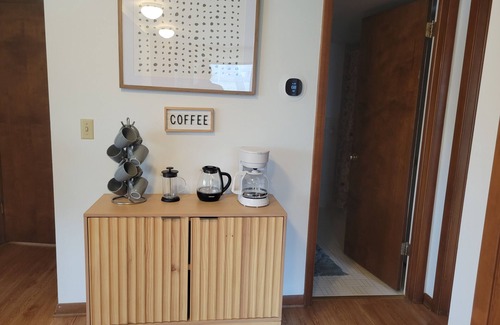 Rochester Apartment | The June/A one bedroom basement apartment, 3 mi to Mayo Clinic