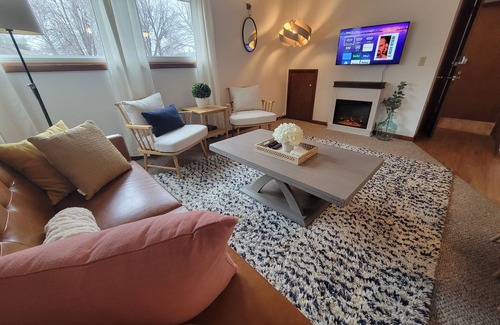 Rochester Apartment | The June/A one bedroom basement apartment, 3 mi to Mayo Clinic