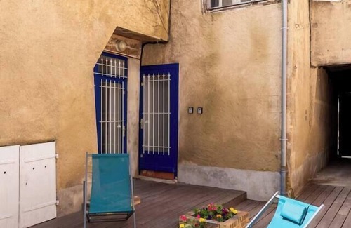 Moulins Apartment | The jungle apartment