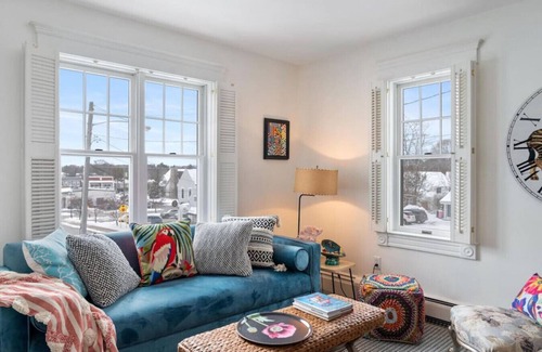 Harbor Springs Apartment | The Jungle Room - Premier Harbor Springs Suite