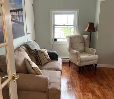 Bracebridge Apartment | The Jypsy Inn - Journey Apartment Muskoka