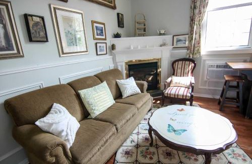 Bracebridge Hotel | The Jypsy Inn - The Royal Suite Bracebridge