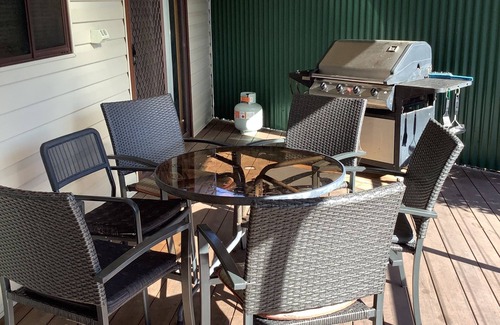 Talbingo Cottage | "The Kabahna". Free Wi Fi, Wood fire, wood supplied. A/C all rooms, D/W.