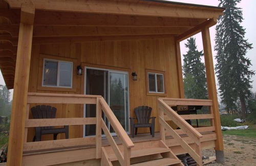 Blaeberry Apartment | The Kabin at Kicking Horse Kabins, with private hot tub!