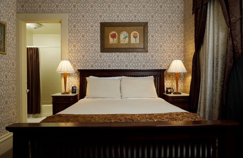 Central Business District Bed & Breakfast | The Kalamazoo House Bed & Breakfast