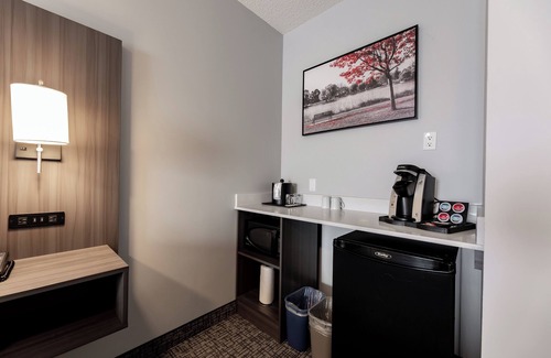 Hinton Hotel | The Kanata by BCMinns Hinton