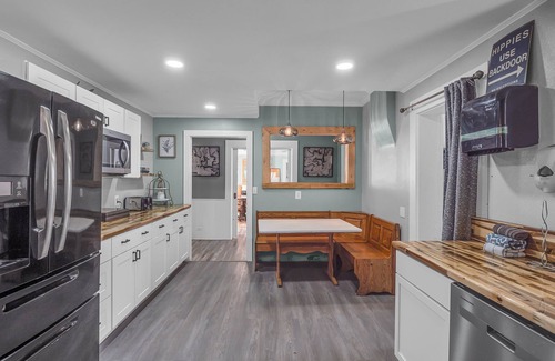Ellicottville House | The Kelly House - 4 BR Historic Lodge - Downtown
