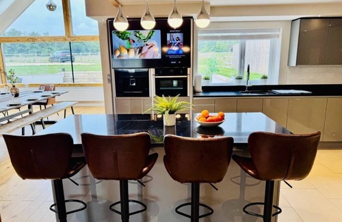 Hawkesbury Villa | The Kennels - LUXE Collection by Maison Pro