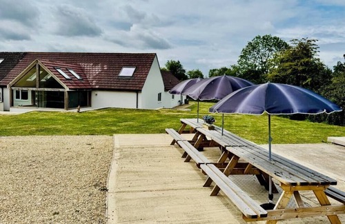 Hawkesbury Villa | The Kennels - LUXE Collection by Maison Pro