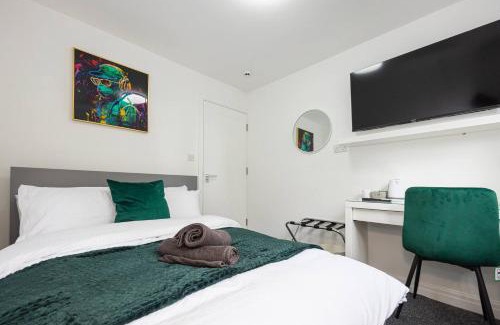 Rusholme House | The Kent- Luxury Rooms
