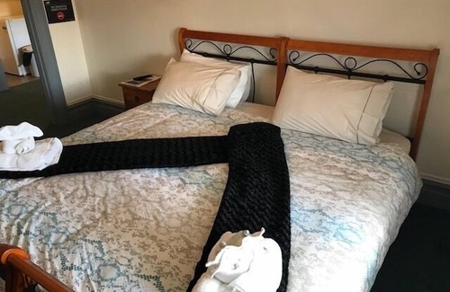 Waiuku Hotel | The Kentish Hotel
