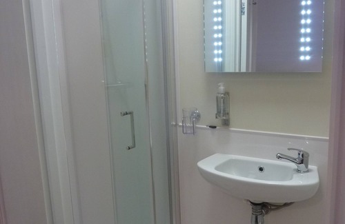 Crickhowell Hotel | The Kestrel B&B