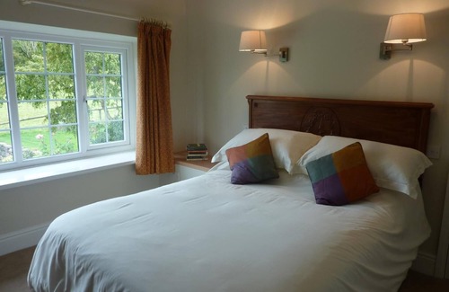 Crickhowell Hotel | The Kestrel B&B