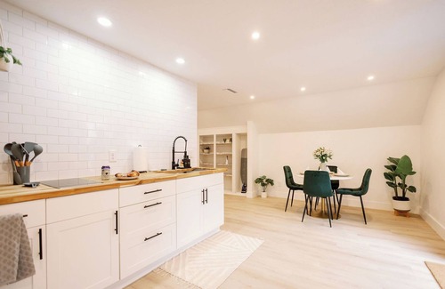 Gainesville Apartment | The Key Reno'd Historic Studio! 1 Mile to UF & DT