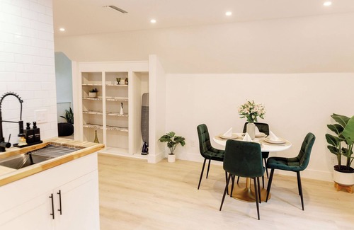 Gainesville Apartment | The Key Reno'd Historic Studio! 1 Mile to UF & DT